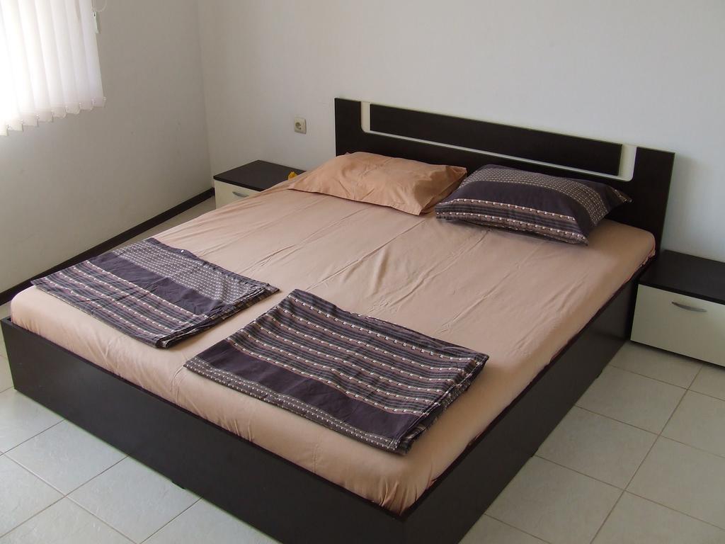 Asparuhov Guest Rooms And Apartments Varna Exterior foto