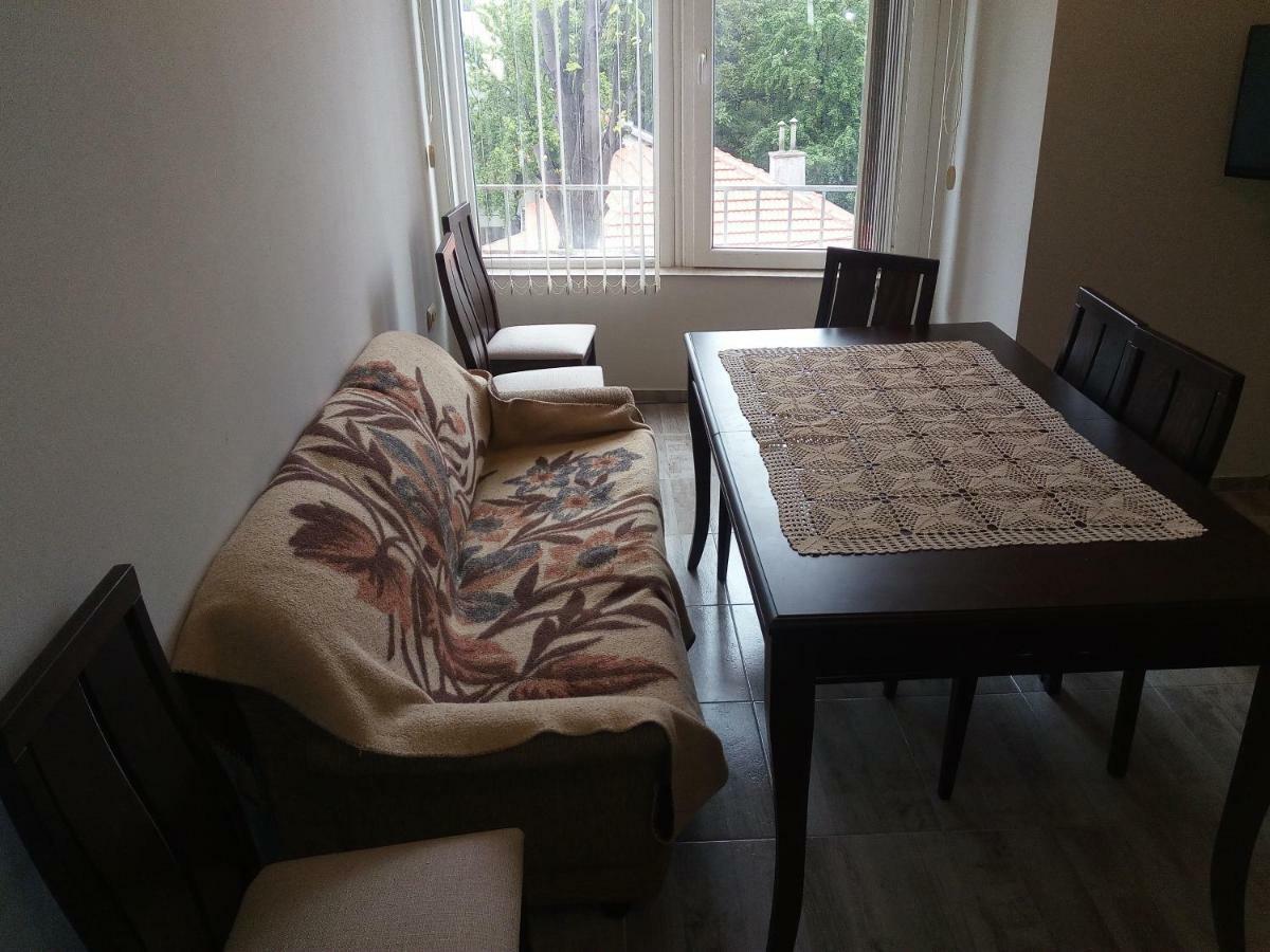 Asparuhov Guest Rooms And Apartments Varna Exterior foto