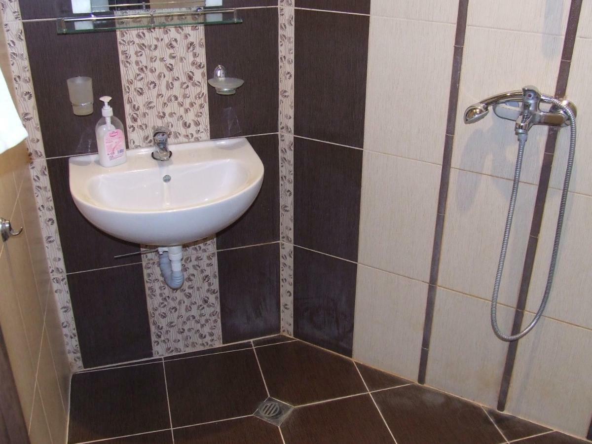 Asparuhov Guest Rooms And Apartments Varna Cameră foto